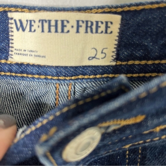 We The Free Free People Mid Rise Straight Leg Cropped Jeans Chewed Hem Size 25 - Picture 7 of 9